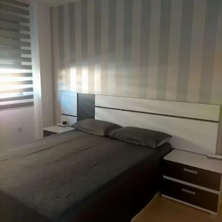 Apartment Moderno Con Piscina Garaje Wifi Ac *